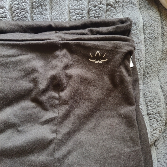 NWT Beyond yoga infinity scarf - Picture 4 of 8